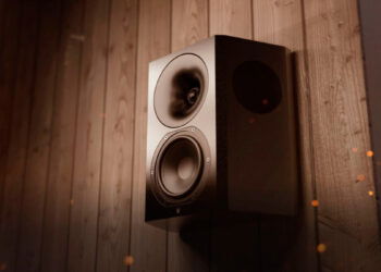 Cómo convertir los altavoces surround en inalámbricos