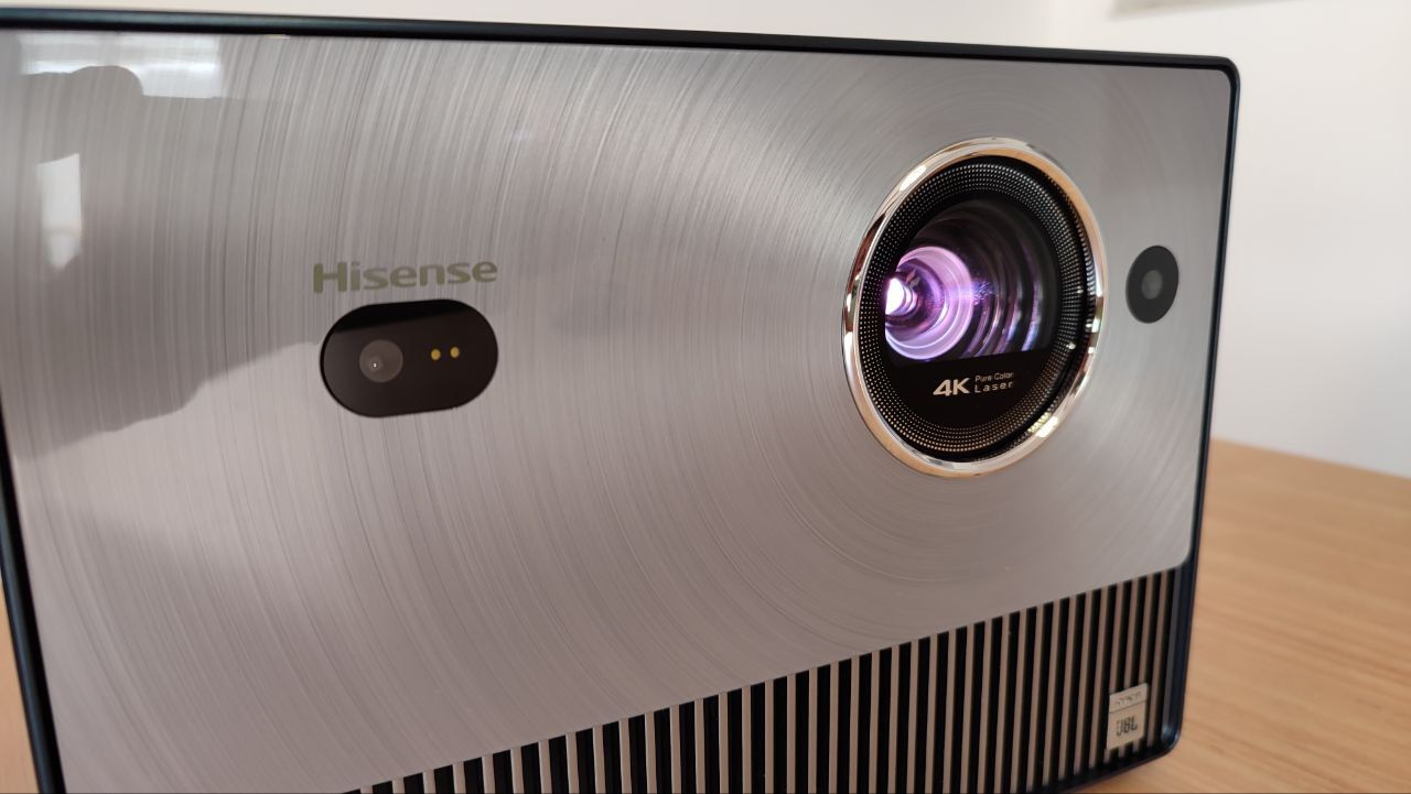 Review Mini proyector láser Hisense C1: calidad de imagen y precio al alcance de tu mano