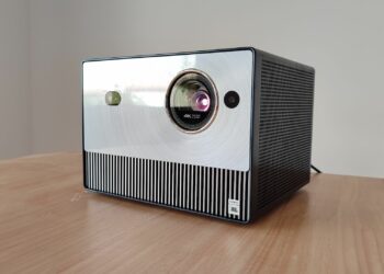 Review Mini proyector láser Hisense C1: calidad de imagen y precio al alcance de tu mano