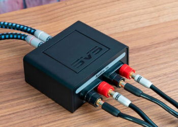 El nuevo adaptador de SVS permite conectar un subwoofer activo a equipos sin salida de subwoofer