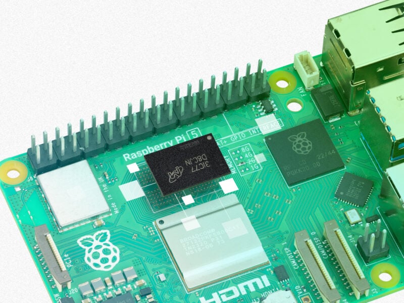 Detalle de la nueva Raspberry Pi 5 de 2 GB