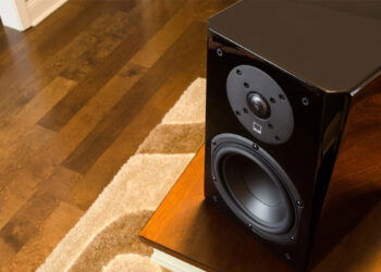 Cómo elegir entre altavoces de estantería y altavoces de suelo