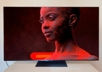 Review Hisense UXKQ: analizamos uno de los tope de gama de 2024 de la marca china