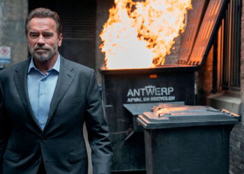 Arnold Schwarzenegger lleva 30 años pagando a Warner por un objeto de una de sus peores películas