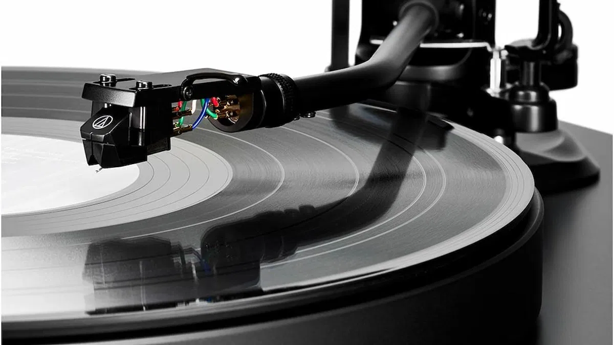 La nueva joya de Audio-Technica: descubre el tocadiscos AT-LP8X con tracción directa