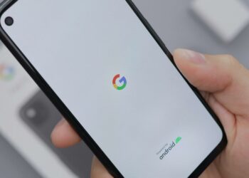 Logo de Google en un teléfono Android