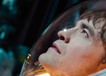 'Mickey 17' estrena su primer tráiler con Robert Pattinson muriendo una y otra vez