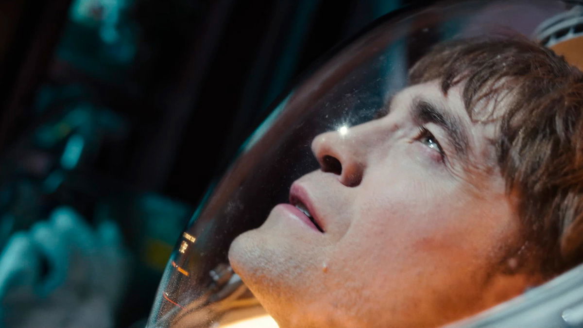 ‘Mickey 17’ estrena su primer tráiler con Robert Pattinson muriendo una y otra vez