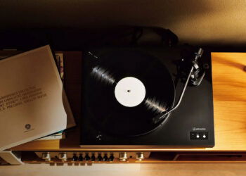 Qué son los tocadiscos de tracción directa y por qué son más auténticos