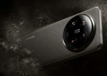 Móvil Xiaomi 14 Ultra de color gris