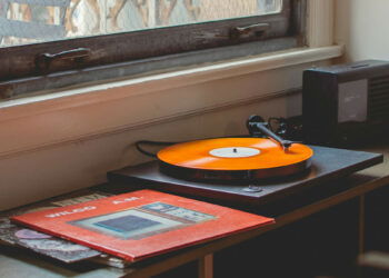 El precio del vinilo se dispara y las ventas se desploman: ¿Crisis en el resurgimiento?