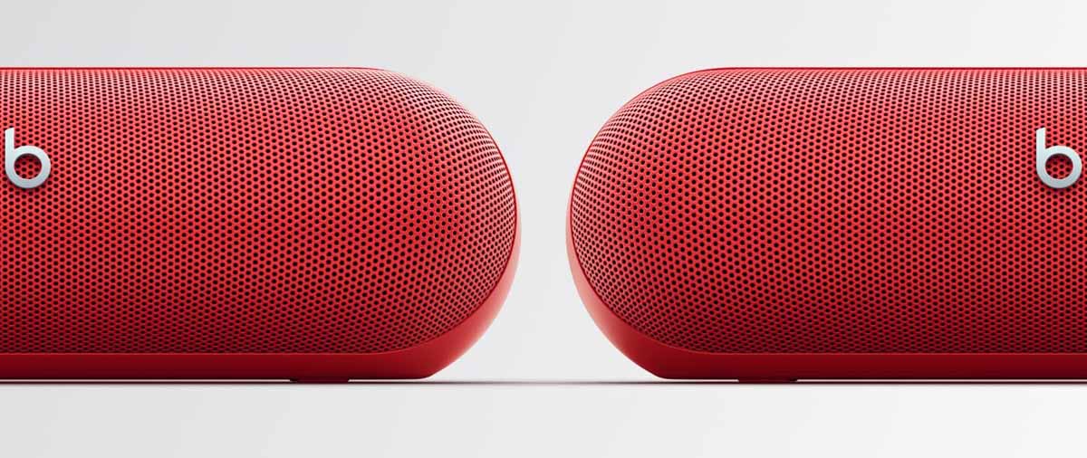 Detalle del altavoz Beats Pill de color rojo