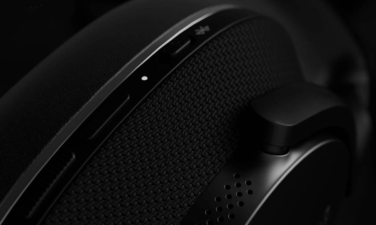 Detalle botones de los Bowers & Wilkins PX7 S2e