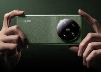 Trasera del Xiaomi 14 Ultra con HyperOS 2.0