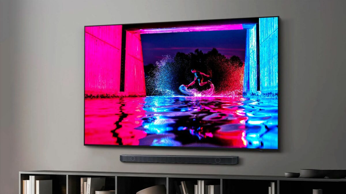 If you’re looking for a great Black Friday deal, the €1,072 65-inch Samsung S93D QD-OLED is ideal.