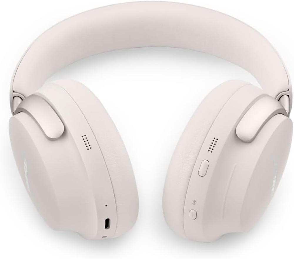 Auriculares Bose QuietComfort Ultra de color blanco