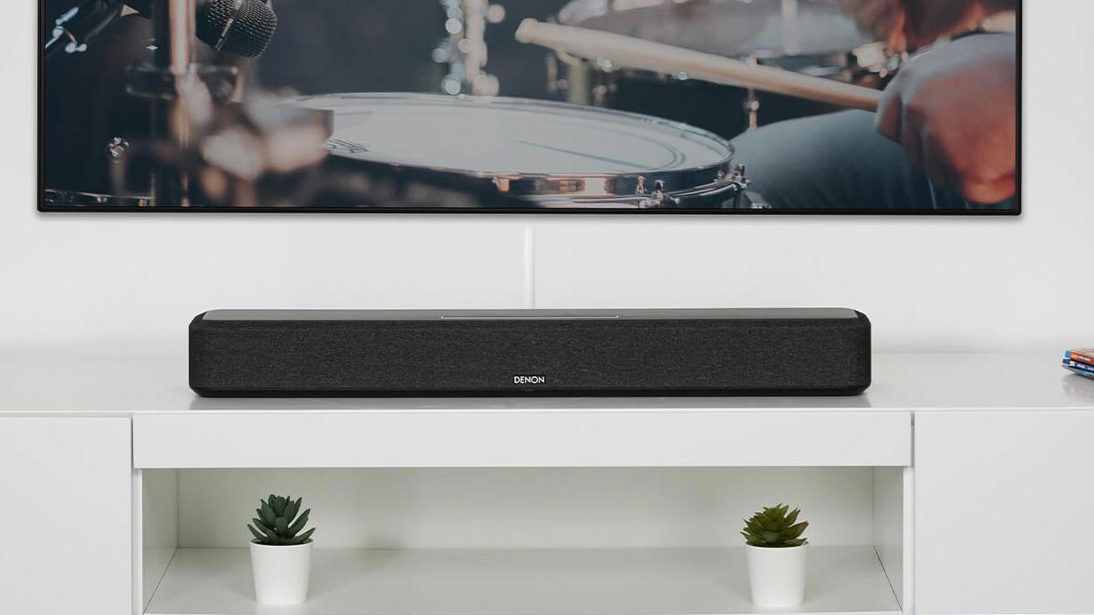 Esta oferta por la Denon Home Sound Bar 550 con Dolby Atmos la deja casi a mitad de precio