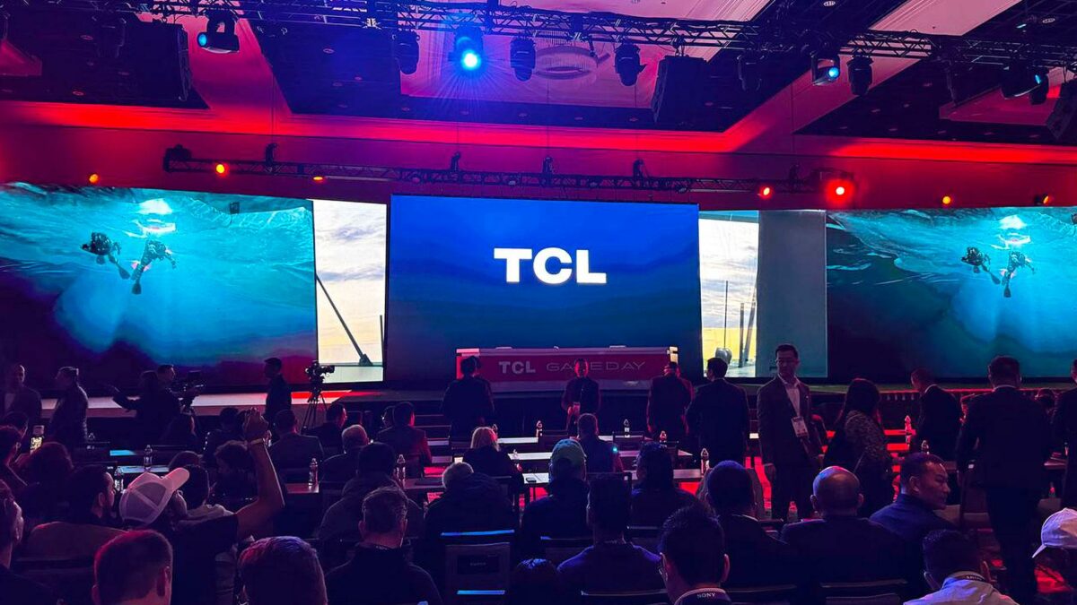 TCL no se queda atrás y muestra su impresionante panel OLED impreso por inyección de tinta en el CES