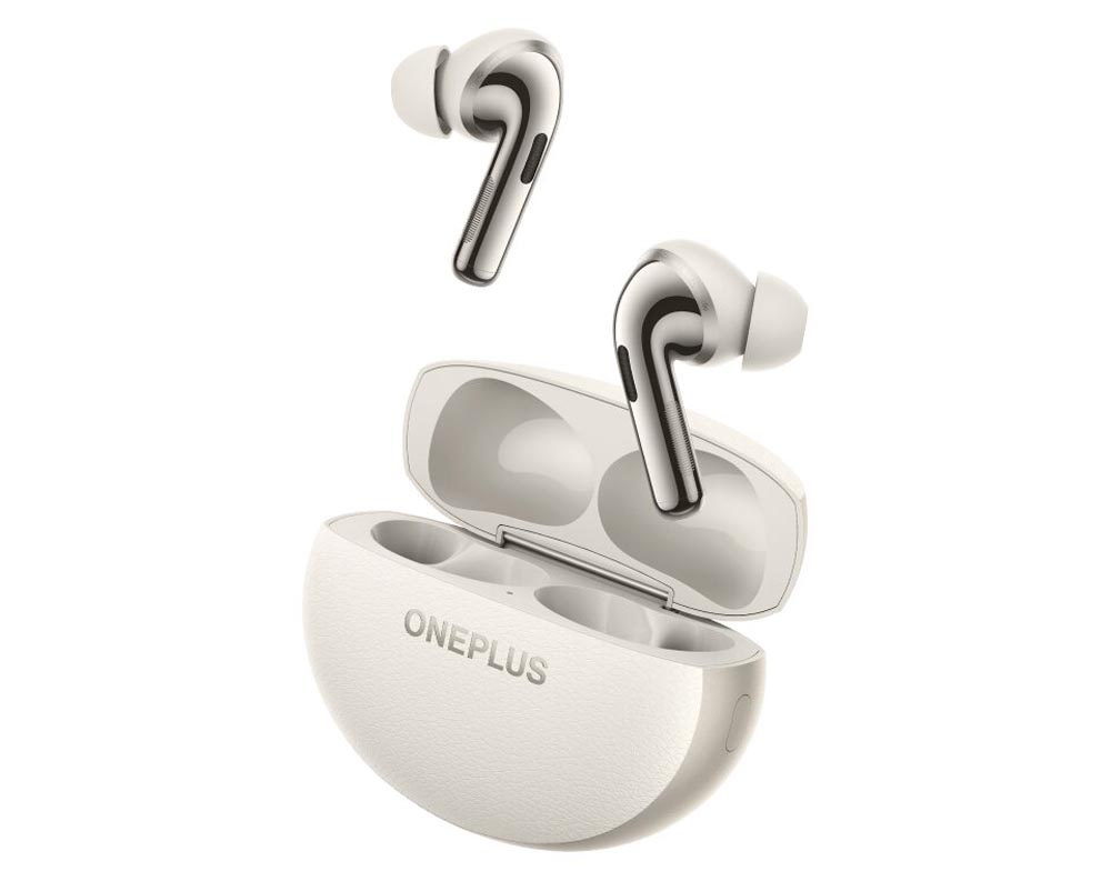 OnePlus Buds Pro 3 de color blanco