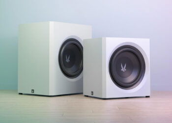 ¿Puedo combinar un subwoofer sellado con uno ventilado?