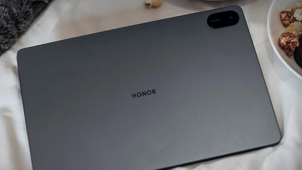 Tablet Honor X8a en una mesa