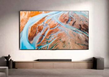 Ahora sí puedes montarte un cine en casa: TCL C805 de 85 pulgadas por 1549 euros