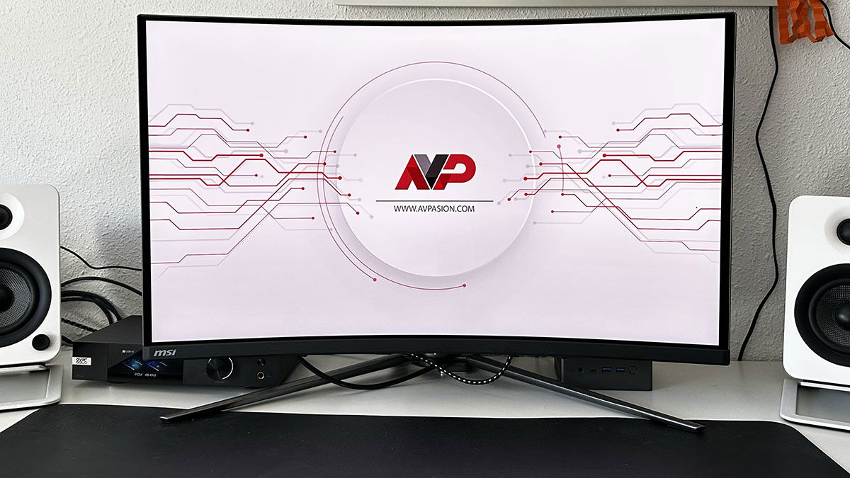 MSI MPG 321CURX, review: un monitor QD-OLED con un formato poco habitual para ofrecer algo diferente