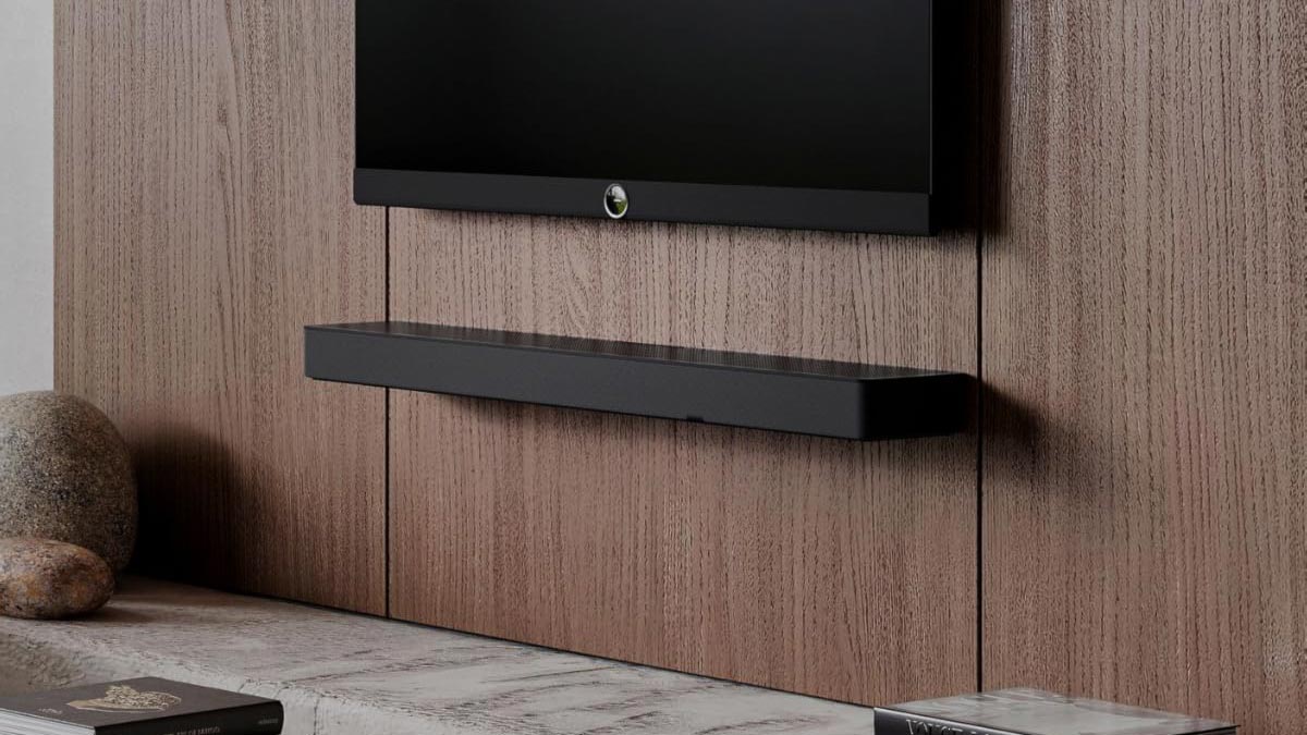 Loewe Klang bar3 mr colgada en la pared