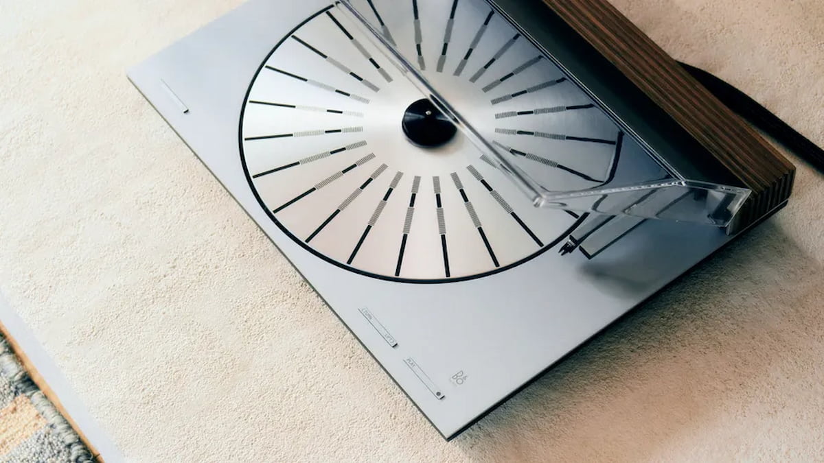 El sistema de música reinventado de Bang & Olufsen une el vinilo clásico con el streaming moderno.