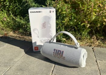 JBL Charge 6, review: más potente, más listo y con mejor sonido que nunca