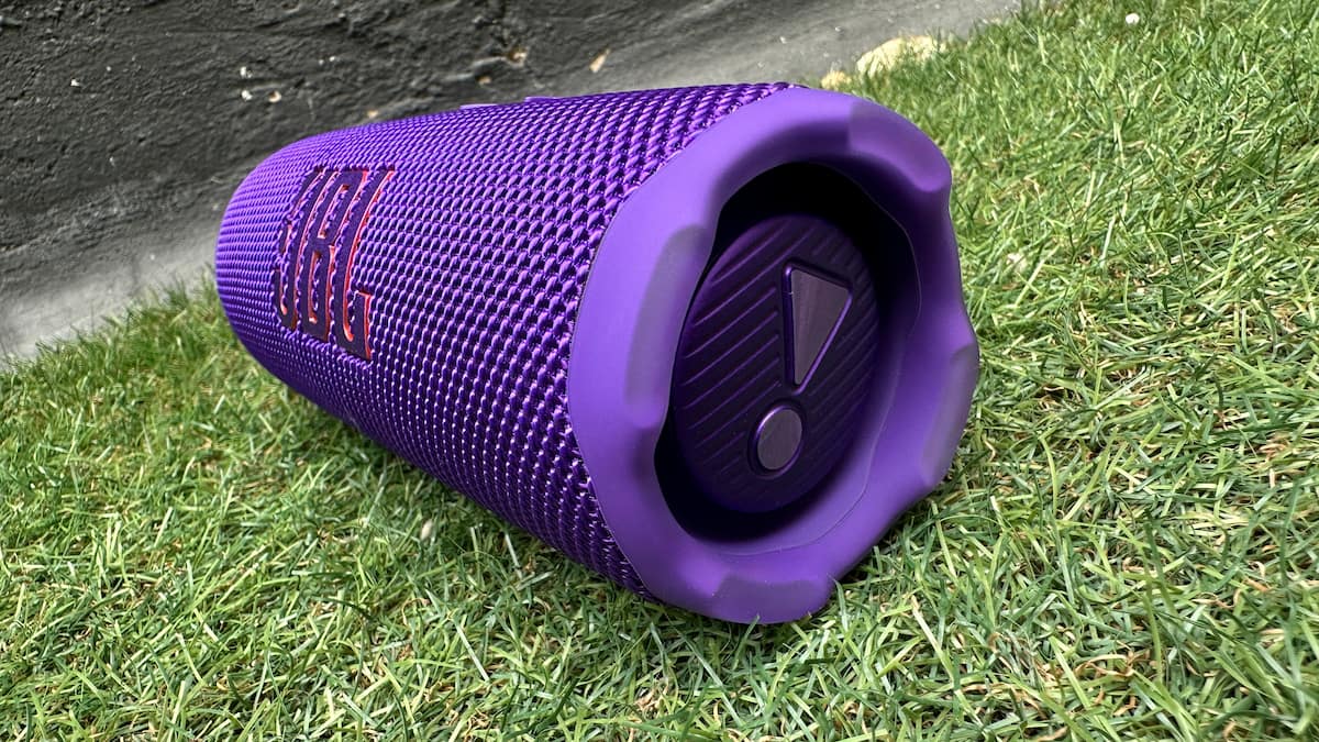 JBL Flip 7, review: más batería, más graves y más razones para llevártelo a todas partes