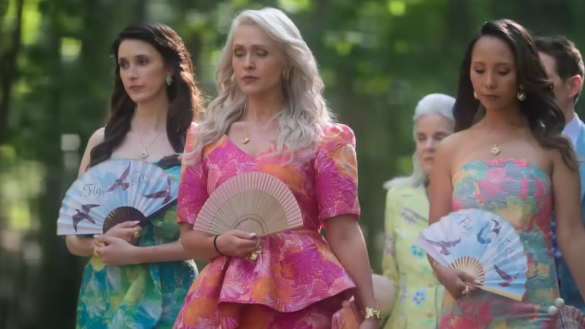 Julianne Moore, Meghann Fahy y Milly Alcock en Netflix