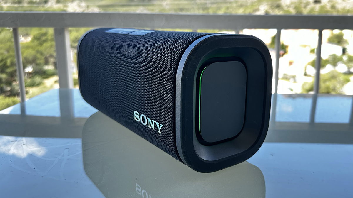 Sony ULT FIELD 5, review: sonido potente e iluminación LED para llevar la fiesta con nosotros