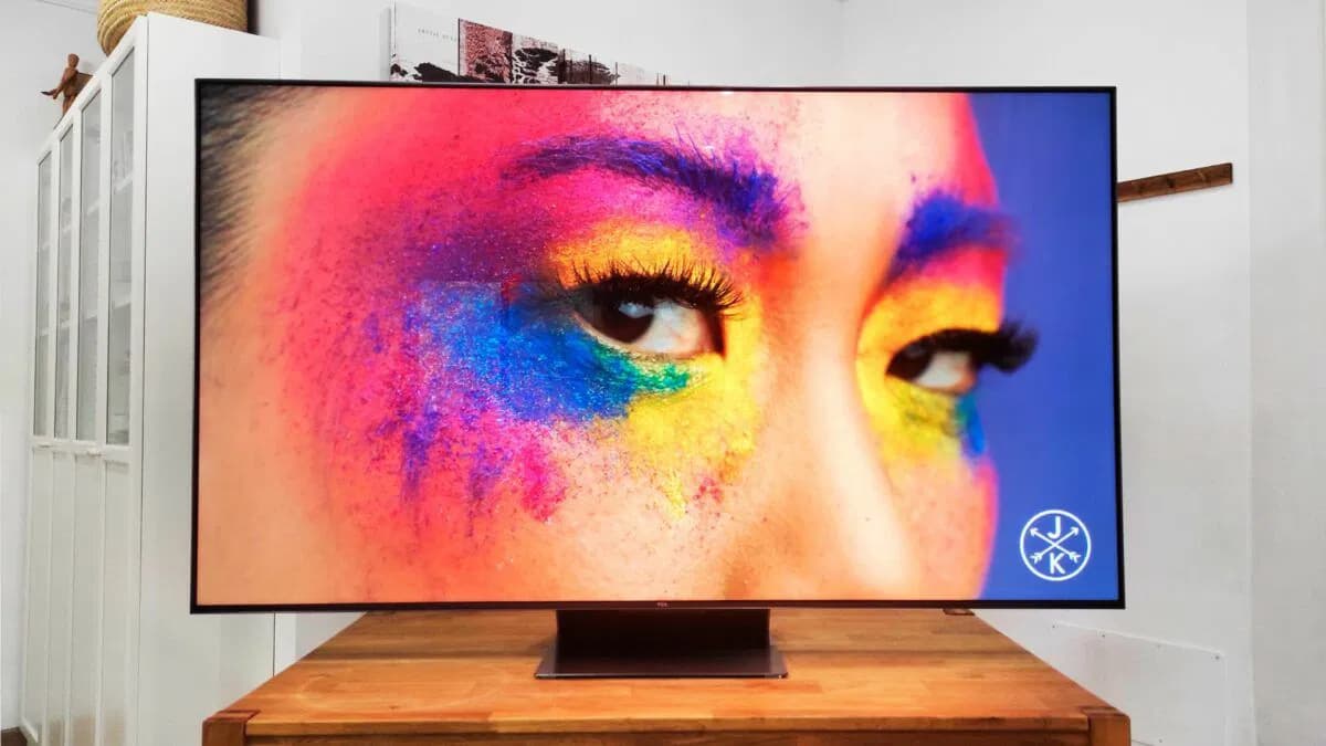 TCL C845 de 75 pulgadas, uno de los mejores calidad precio con 2000 nits de brillo de ofertaza