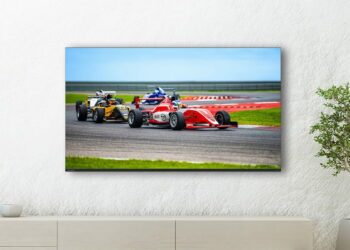 ¡Thomson se lanza a lo grande! Así es su nueva tele de 100 pulgadas con Google TV