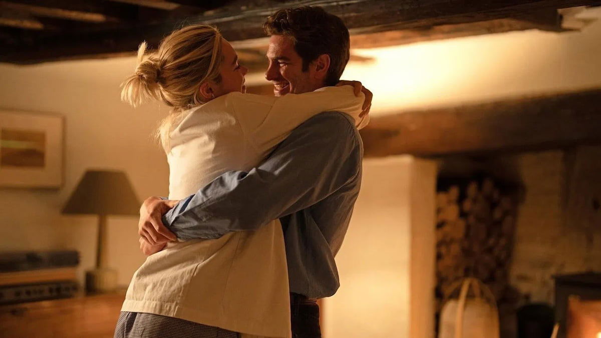 ‘Vivir el momento’, una historia de amor entre Andrew Garfield y Florence Pugh, acaba de llegar a streaming