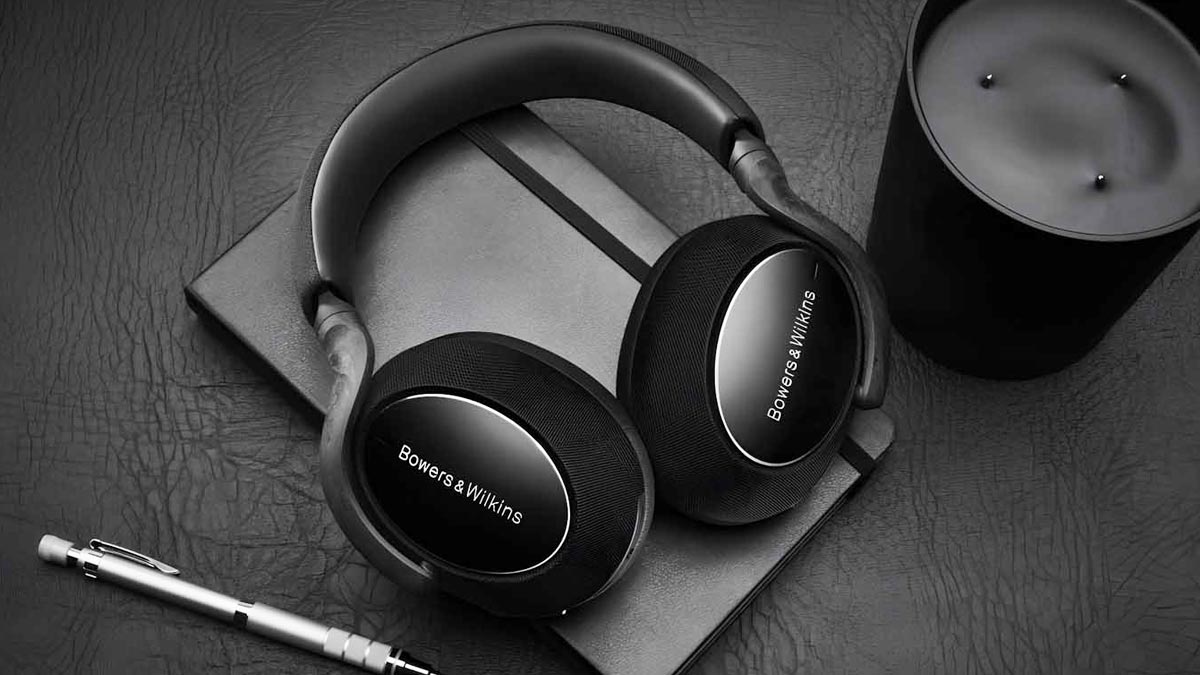 Bowers & Wilkins Px7 S2 en una mesa
