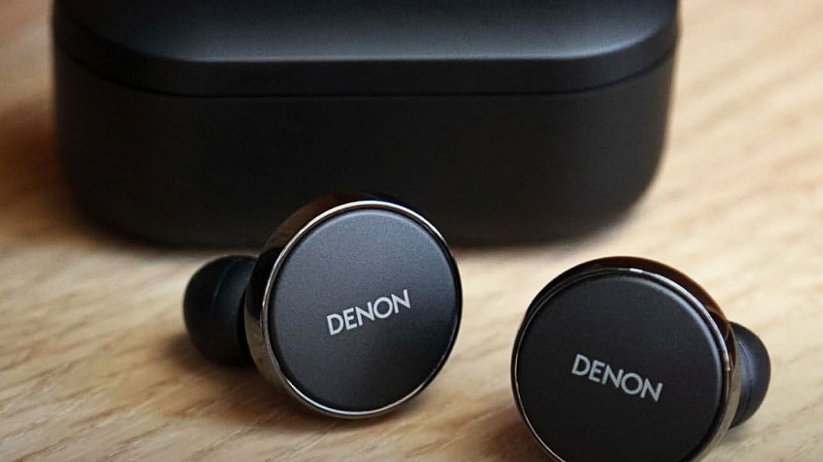 Los auriculares Denon PerL Pro rebajados por menos de la mitad de su precio