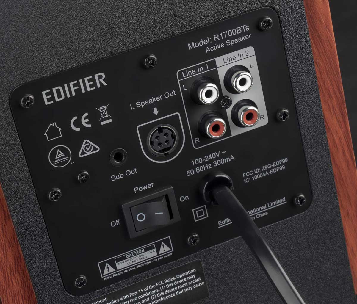Conexiones de los Edifier R1700BTs