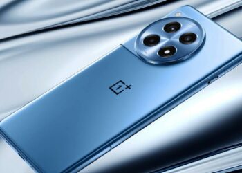 OnePlus 12R de color azul