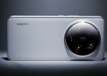 Trasera de un smartphone de Xiaomi con HyperOS