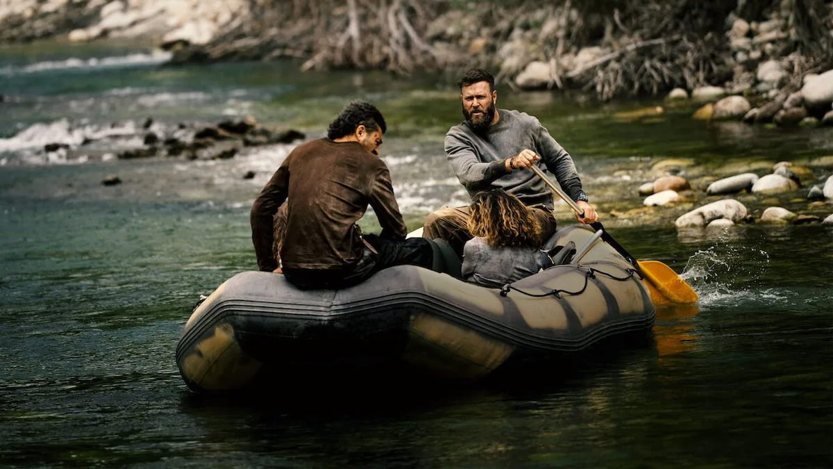 Adam Brody es un temerario practicante de rafting en ‘River Wild’, disponible en streaming