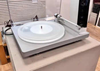 Clearaudio Compass, un tocadiscos que lleva el lujo a un público más amplio