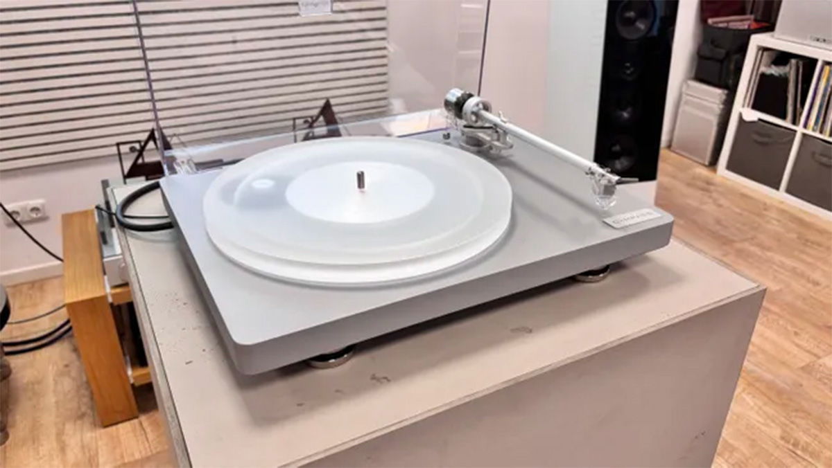 Clearaudio Compass, un tocadiscos que lleva el lujo a un público más amplio