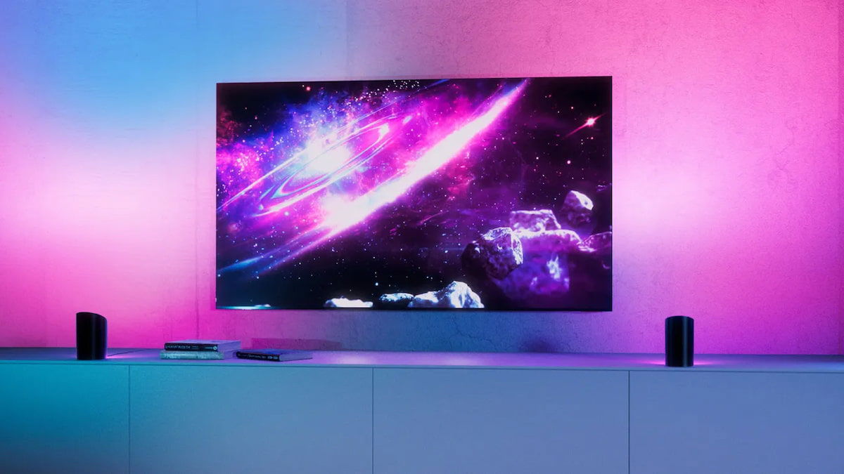 Philips Hue estrena foco ambiental tipo “Wall Washer” y su asistente con IA