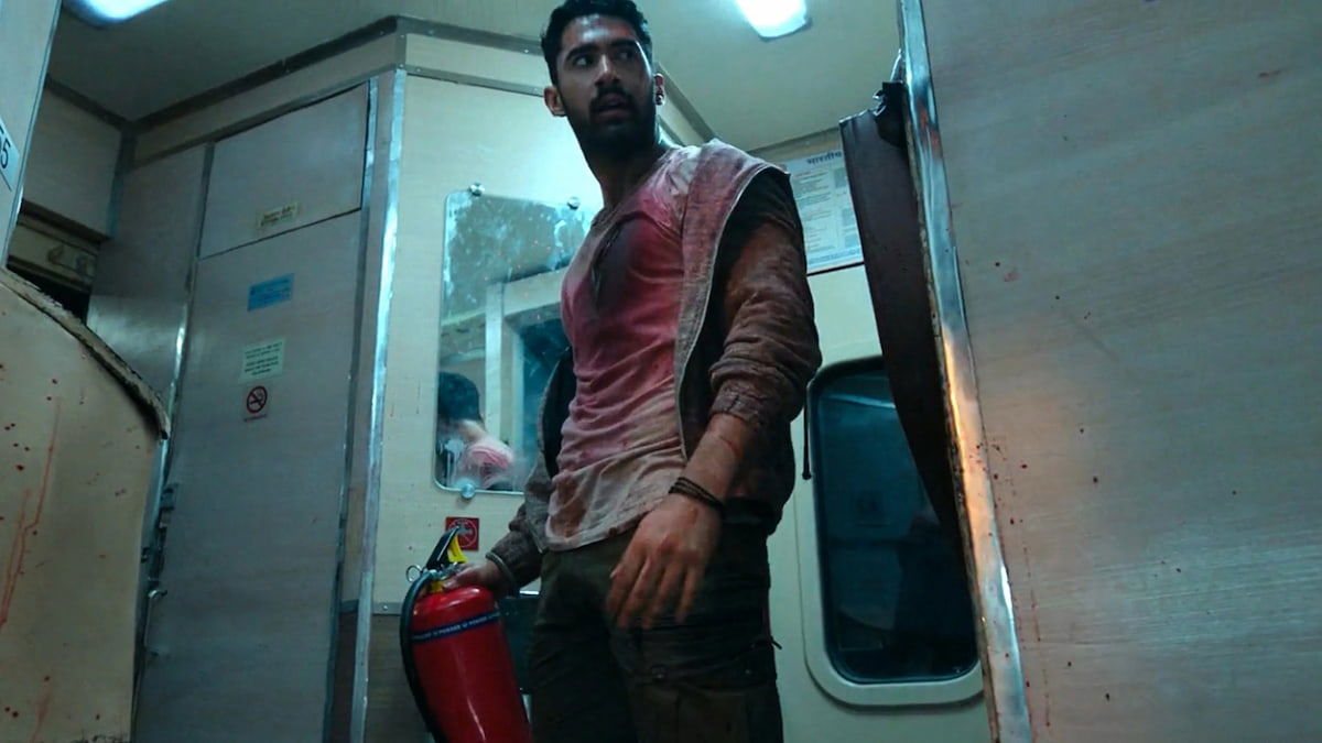 Un tren, acción y mucha sangre: así es la versión india (y más bestia) de Bullet Train