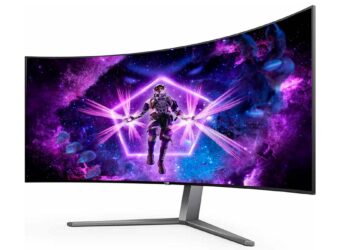 AOC AGON PRO AG456UCZD con fondo blanco