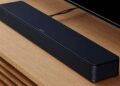 Bose TV Speaker en una mesa