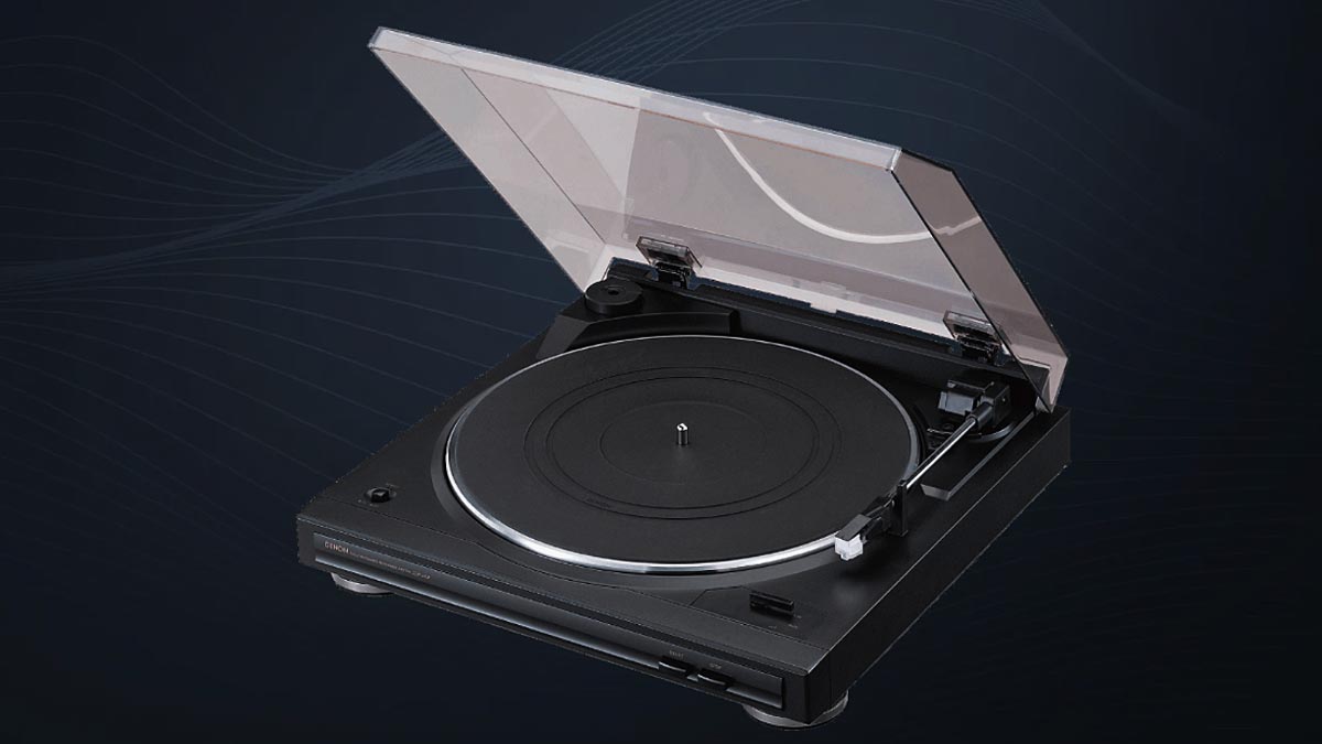 El tocadiscos Denon DP-29 está rebajado a 149 euros para dar una nueva vida a tus vinilos