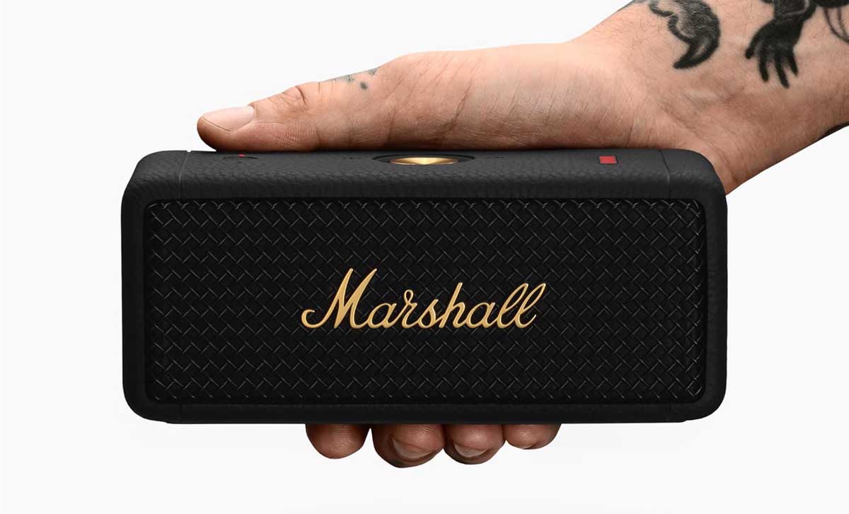 Marshall Emberton II en la mano